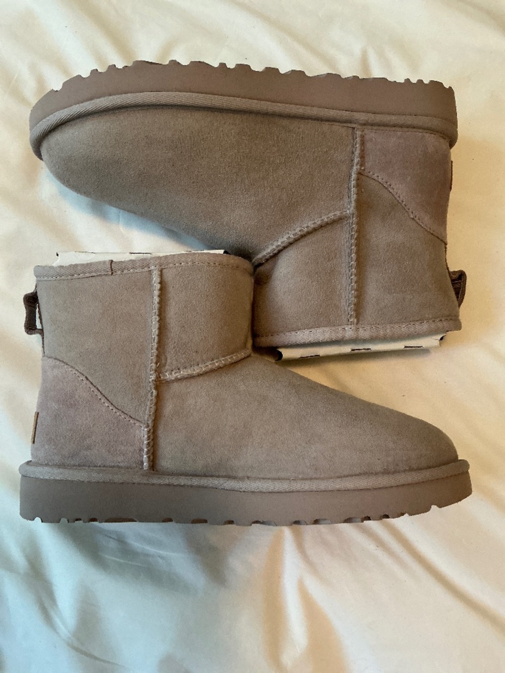 UGG Classic Mini II - Pale Smoke/ Campfire NEW Sz 8 Genuine Shearling Lined